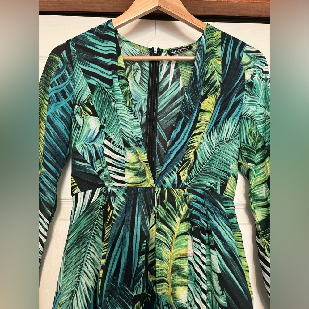 Fashion Nova swimsuit cover up